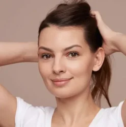 Clarins Skin Illusion Fondotinta Effetto Naturale 110 Honey 30ml